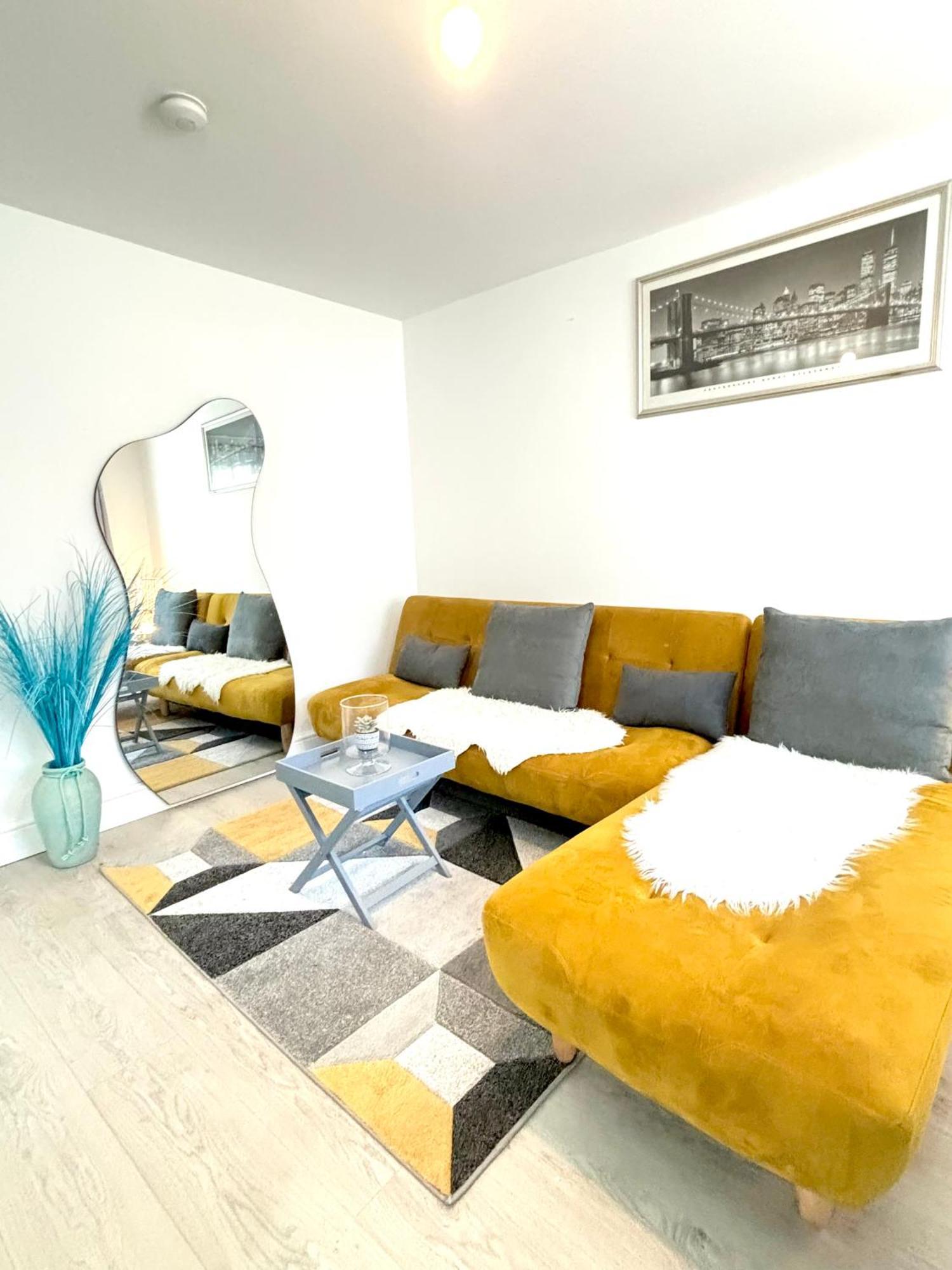Cosy Modern Flat With Garden Appartement Birmingham Buitenkant foto